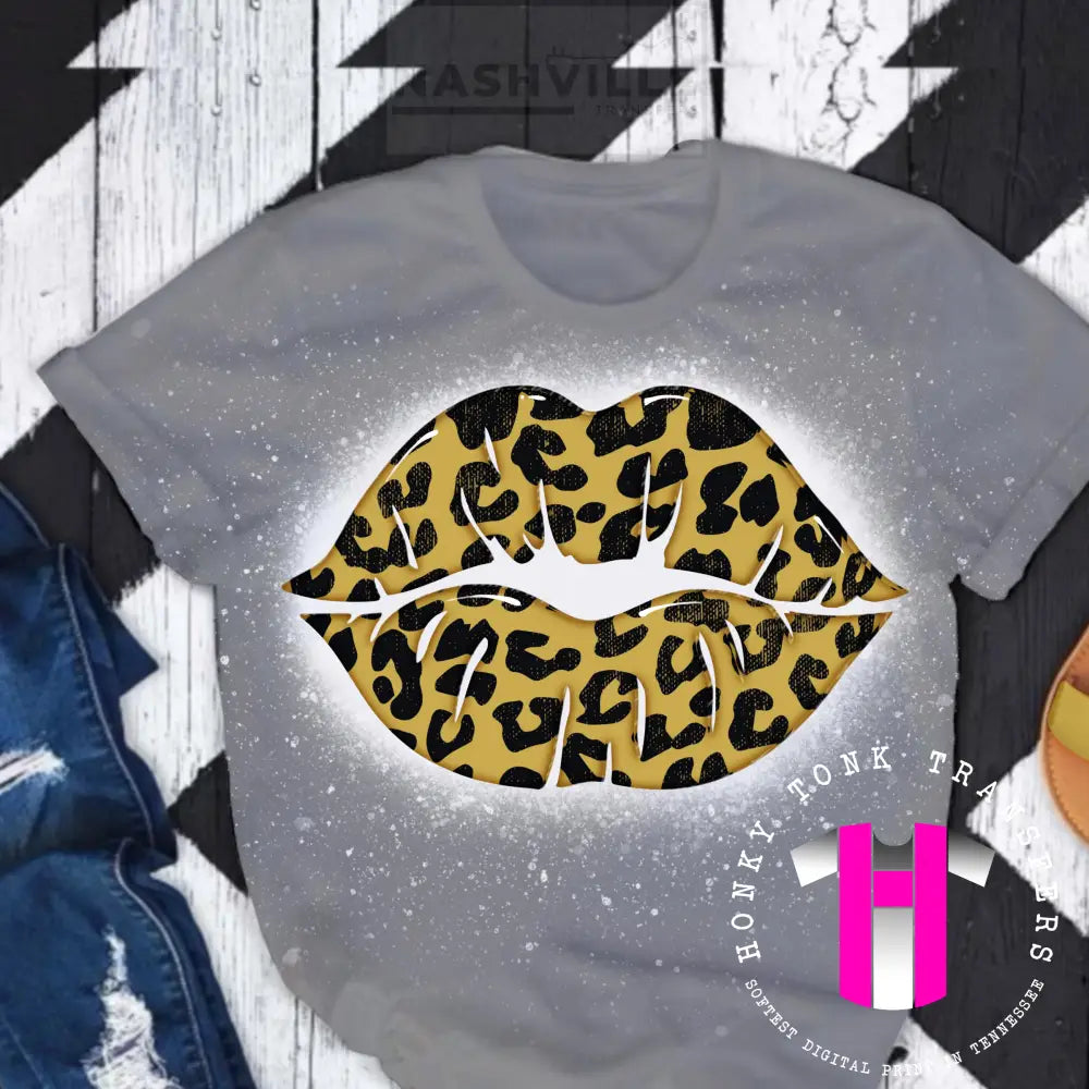 Multi -Color Leopard Lips Tee. Small / Grey